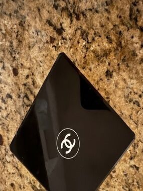 Chanel, Coco, black/gold container